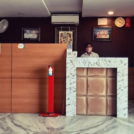 Hotel Sar Kamla Dham Skd Vrindavan Fully Vaccinated Staff ภายนอก รูปภาพ