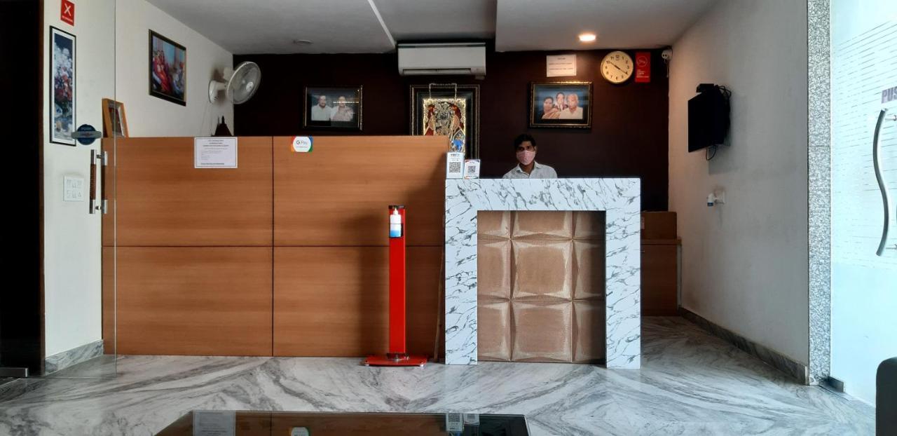 Hotel Sar Kamla Dham Skd Vrindavan Fully Vaccinated Staff ภายนอก รูปภาพ