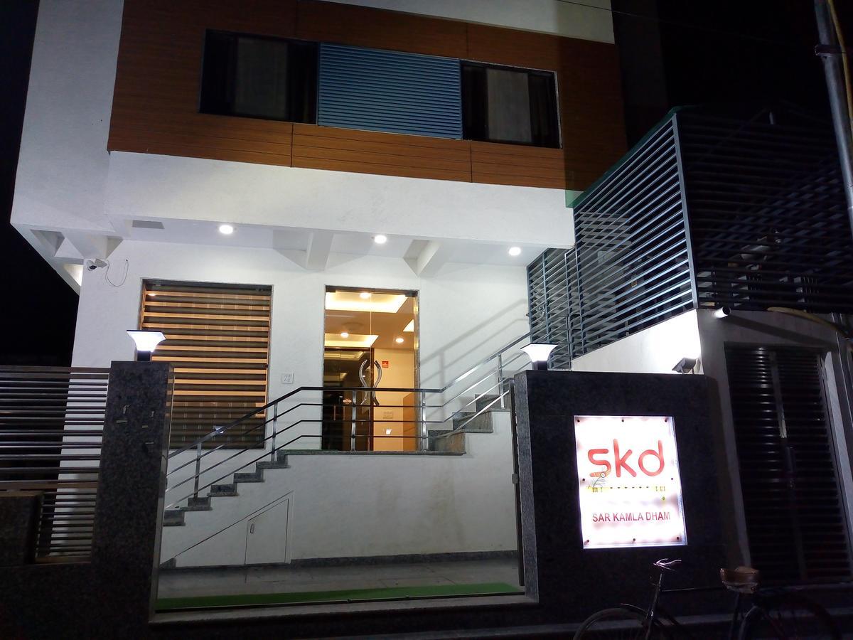 Hotel Sar Kamla Dham Skd Vrindavan Fully Vaccinated Staff ภายนอก รูปภาพ