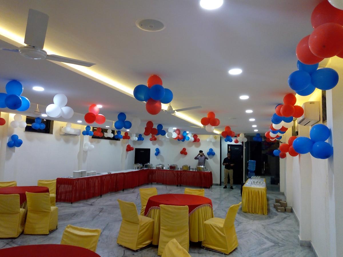 Hotel Sar Kamla Dham Skd Vrindavan Fully Vaccinated Staff ภายนอก รูปภาพ
