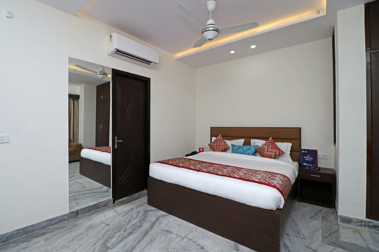 Hotel Sar Kamla Dham Skd Vrindavan Fully Vaccinated Staff ภายนอก รูปภาพ
