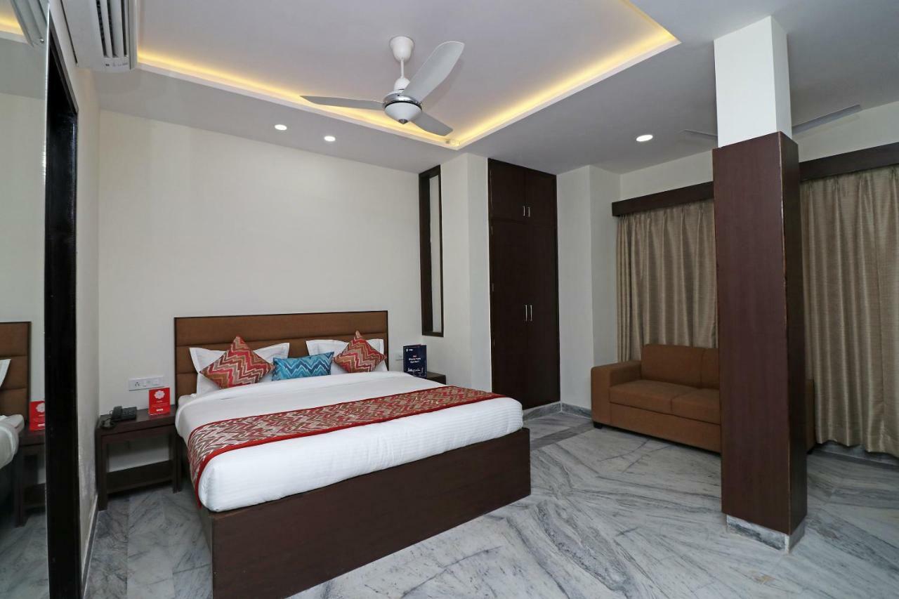Hotel Sar Kamla Dham Skd Vrindavan Fully Vaccinated Staff ภายนอก รูปภาพ